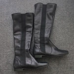 Bellow the knee leather boots